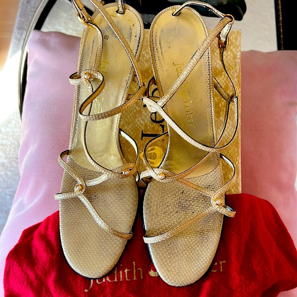 Judith Lieber sandals size 9 gold with petal accents